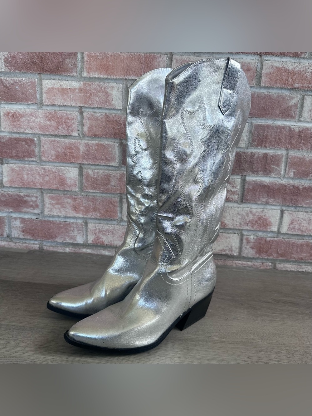 Madden NYC Cowboy Tall Boots Silver Women’s 9 Costume Eras Western Metallic